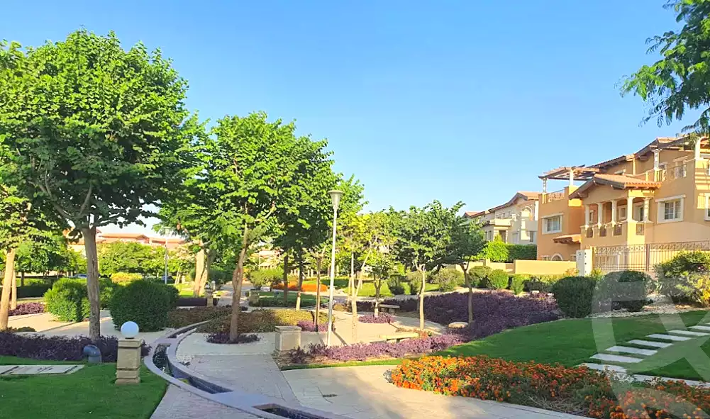 https://aqarmap.com.eg/en/listing/6818635-for-sale-cairo-new-cairo-compounds-mountain-view-hyde-park