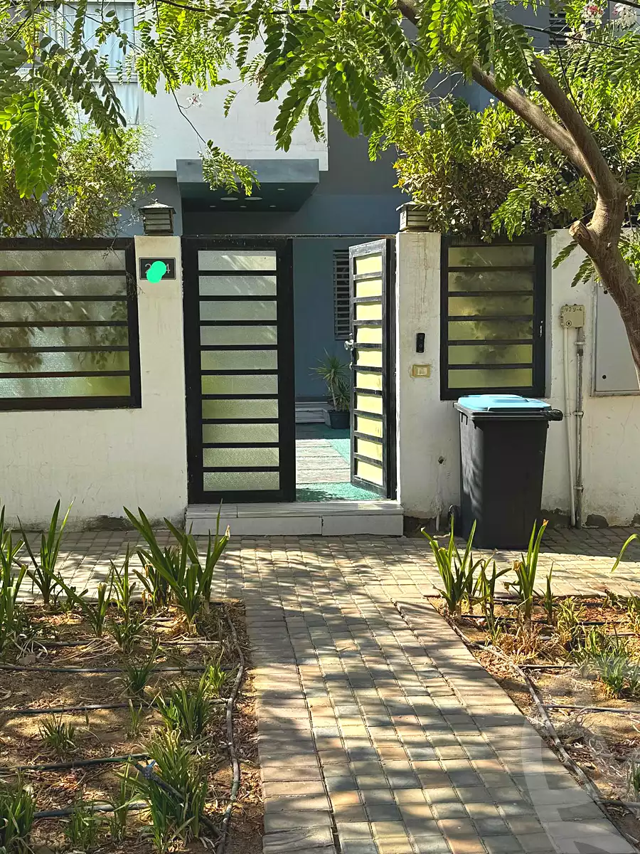 https://aqarmap.com.eg/en/listing/6818668-for-sale-cairo-new-cairo-compounds-hyde-park-centre-ville-hyde-park