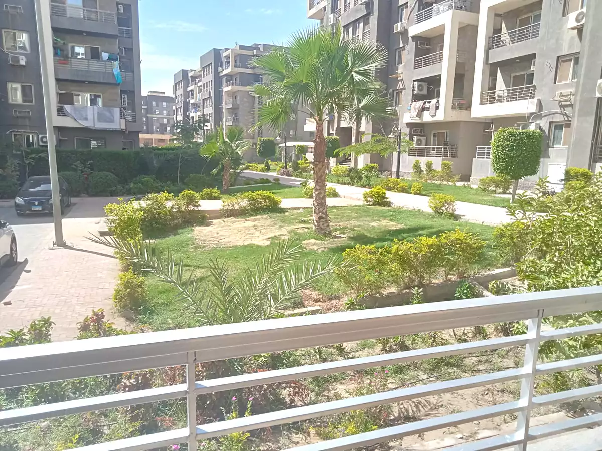 https://aqarmap.com.eg/ar/listing/6818696-for-rent-cairo-el-sheikh-zayed-city-compounds-dr-msr