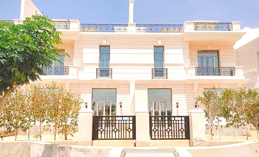 https://aqarmap.com.eg/ar/listing/6818655-for-sale-cairo-new-administrative-capital-r5-granville-compound-founders