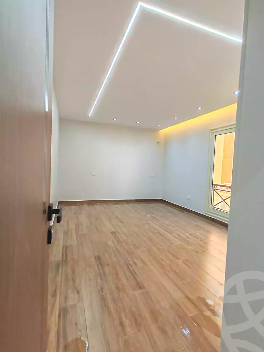 https://aqarmap.com.eg/ar/listing/6819011-for-sale-cairo-el-sheikh-zayed-city-compounds-el-khamayel