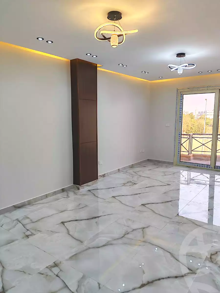 https://aqarmap.com.eg/ar/listing/6819011-for-sale-cairo-el-sheikh-zayed-city-compounds-el-khamayel