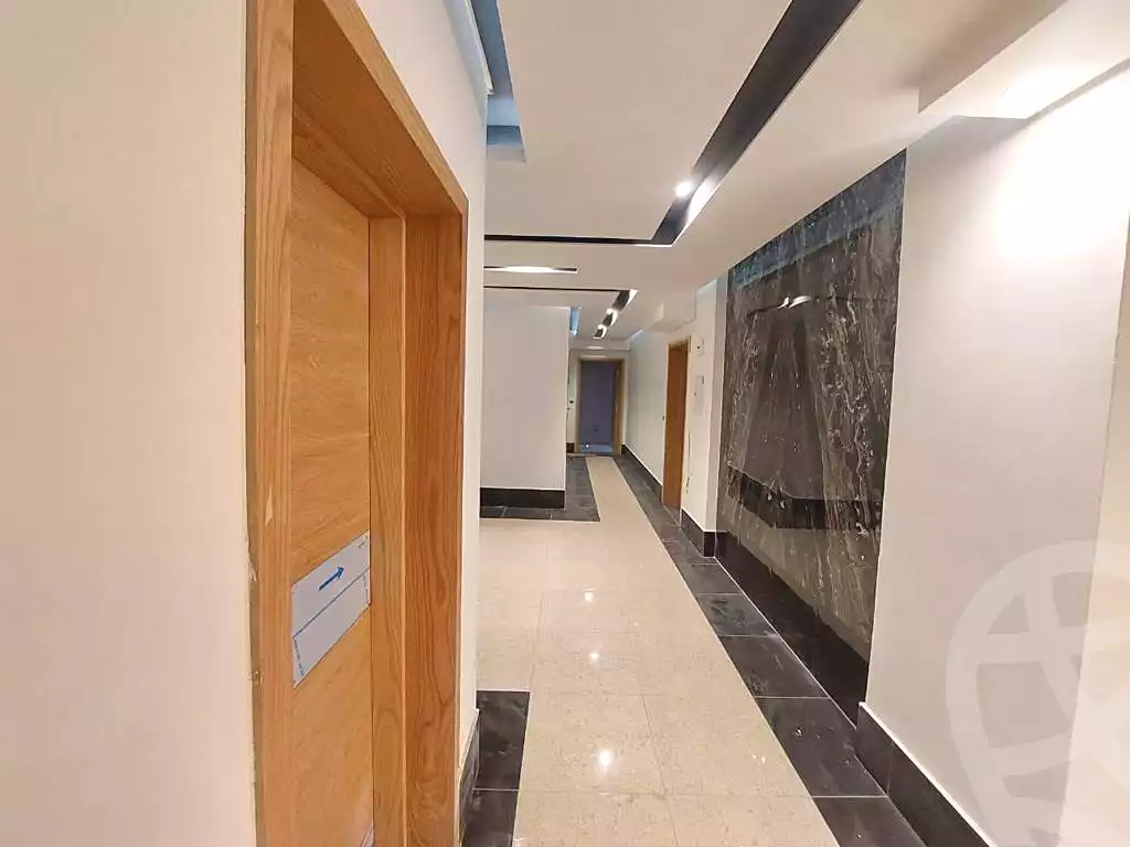https://aqarmap.com.eg/en/listing/6819078-for-sale-cairo-new-administrative-capital-r7-midtown-condo