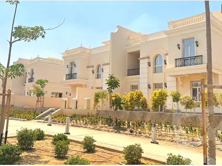 https://aqarmap.com.eg/ar/listing/6818903-for-sale-cairo-new-administrative-capital-r5-granville-compound-founders