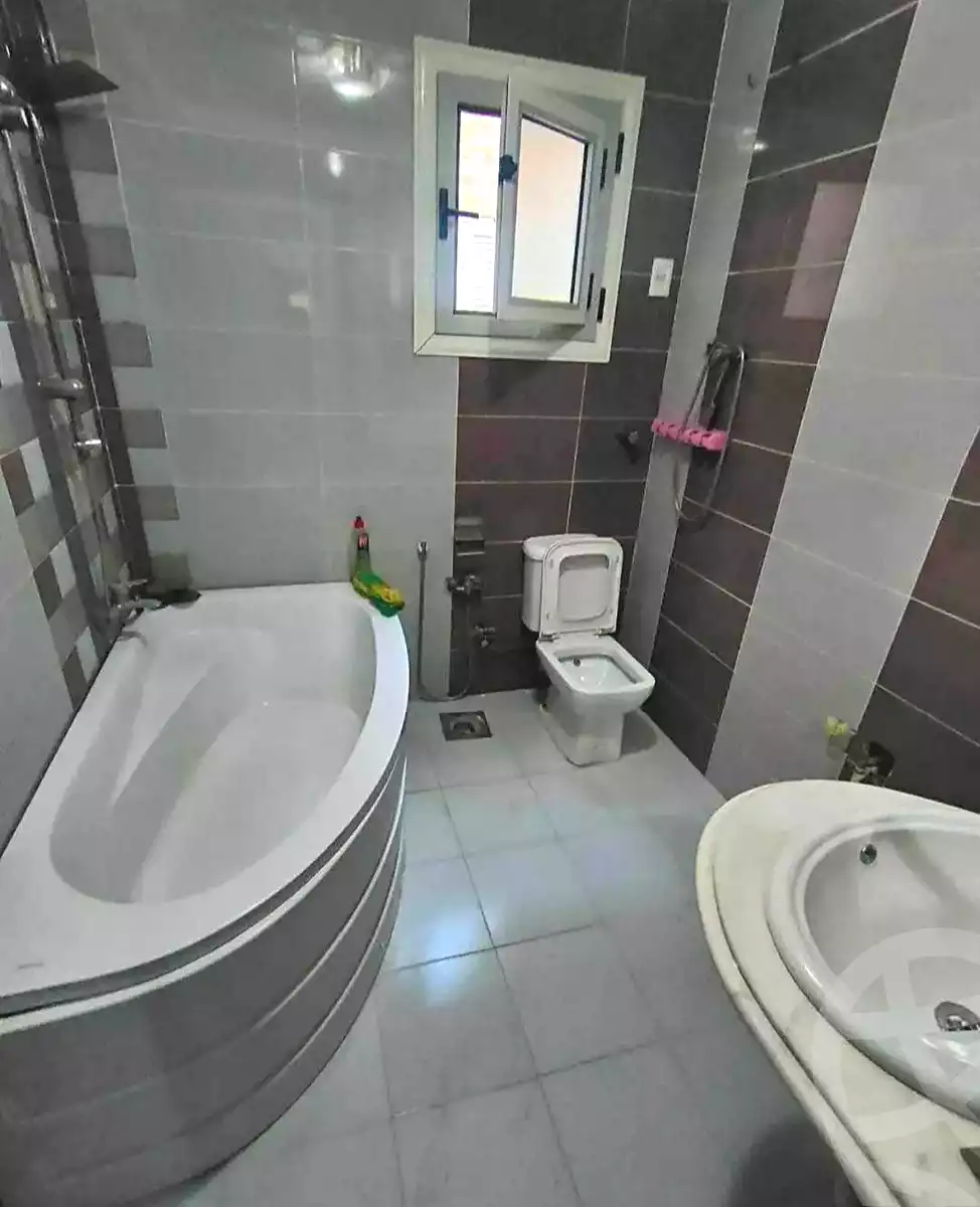 https://aqarmap.com.eg/ar/listing/6820395-for-sale-alexandria-sydy-bshr-sydy-bshr-bhry-khalil-hamada-st