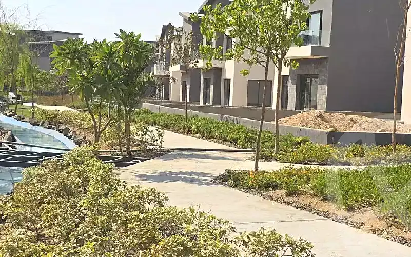 https://aqarmap.com.eg/ar/listing/6821705-for-sale-cairo-new-cairo-compounds-kmbwnd-kryk-twn-il-cazar
