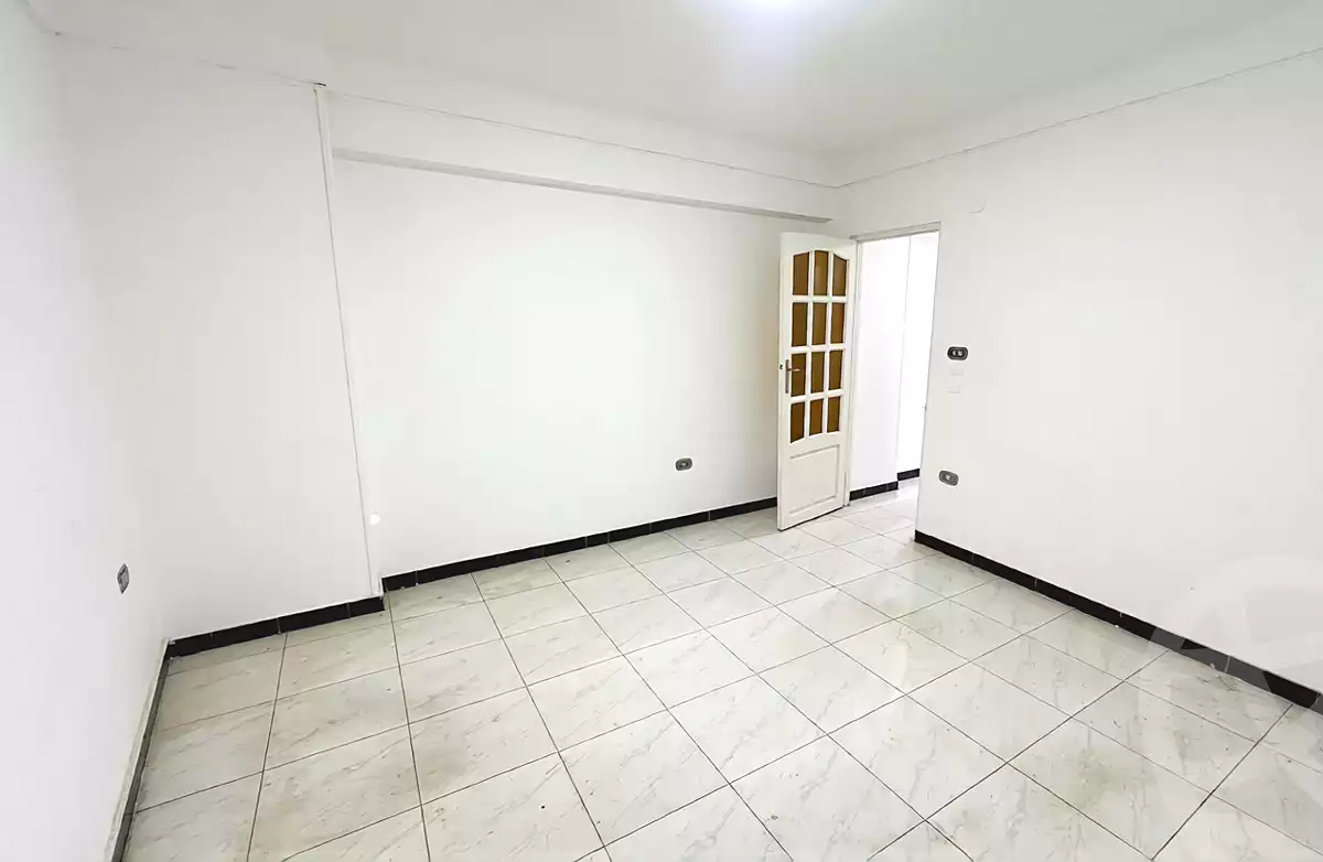 https://aqarmap.com.eg/ar/listing/6822532-for-sale-alexandria-sydy-bshr-sydy-bshr-bhry-gamal-abd-el-nasir-st