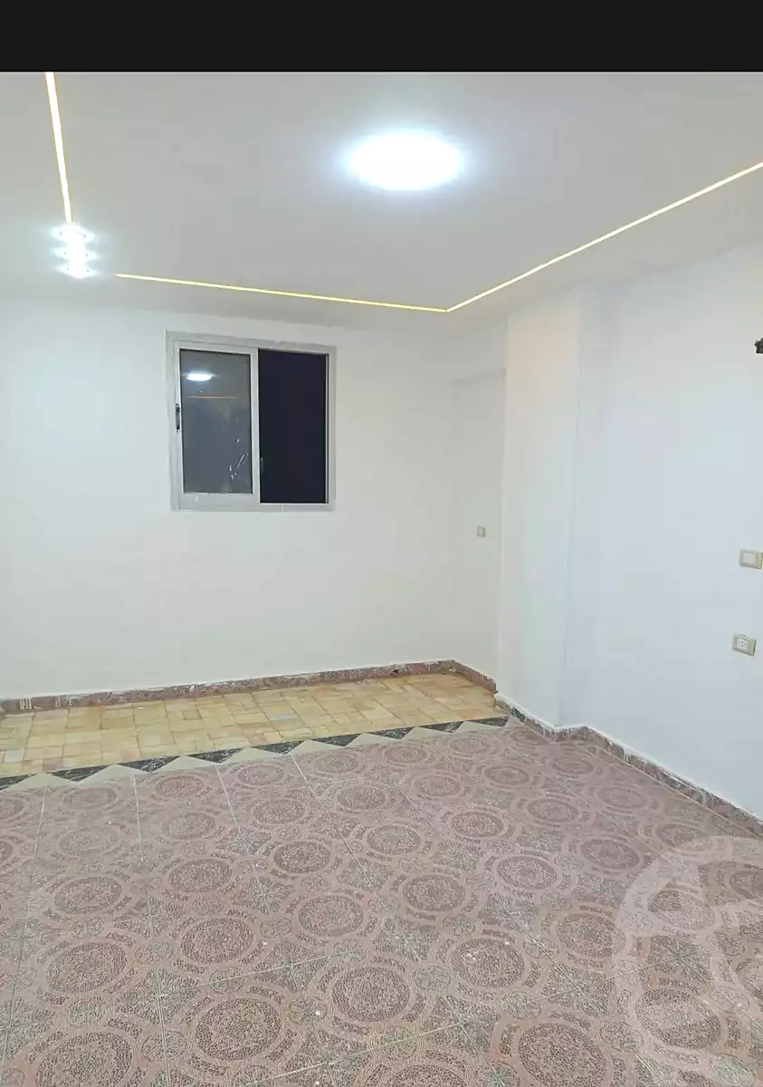 https://aqarmap.com.eg/ar/listing/6823356-for-sale-alexandria-l-jmy-lbytsh-ibrahim-othman-st