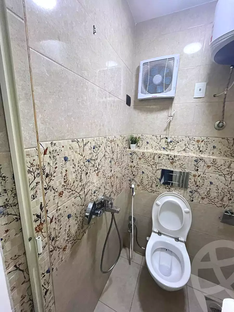 https://aqarmap.com.eg/ar/listing/6826225-for-rent-cairo-6th-of-october-el-ahyaa-neighborhood-1st-al-maahad