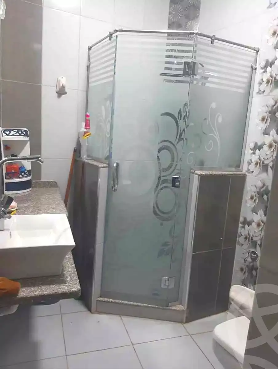 https://aqarmap.com.eg/ar/listing/6827027-for-sale-alexandria-moharram-bey-ibn-ghaleb-st
