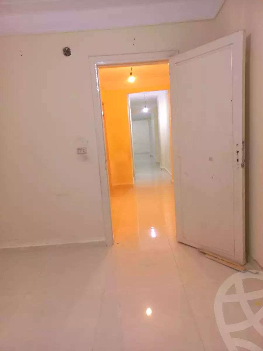 https://aqarmap.com.eg/ar/listing/6827485-for-rent-alexandria-zezenia-ibrahim-el-attar-st
