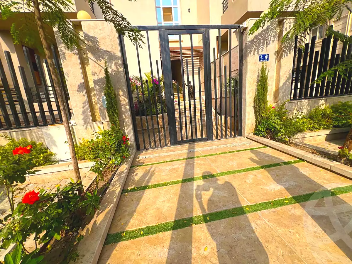 https://aqarmap.com.eg/ar/listing/6827570-for-sale-cairo-6th-of-october-el-hay-el-motamyz-first-touristic-village