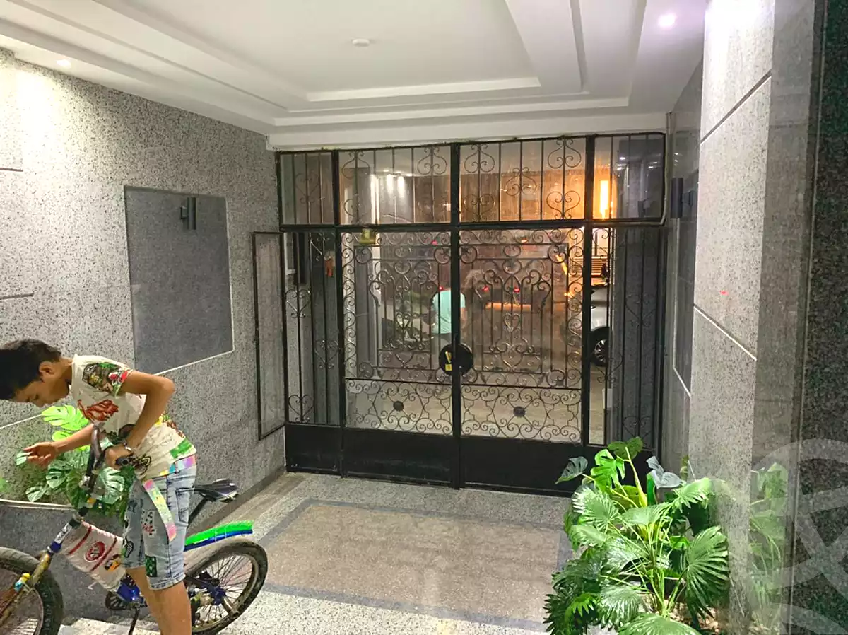 https://aqarmap.com.eg/en/listing/6828844-for-rent-cairo-mokattam-lhdb-l-ly-shareaa-9