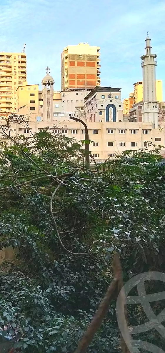 https://aqarmap.com.eg/ar/listing/6829663-for-sale-alexandria-sydy-bshr-sydy-bshr-bhry