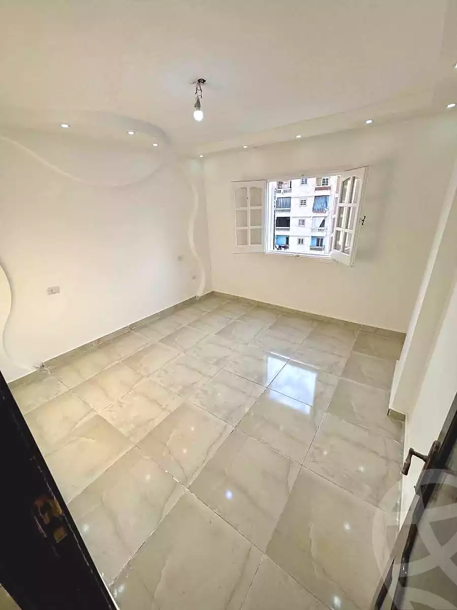 https://aqarmap.com.eg/ar/listing/6830569-for-sale-alexandria-sydy-bshr-sydy-bshr-bhry-gamal-abd-el-nasir-st