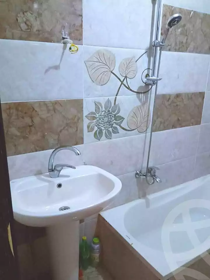 https://aqarmap.com.eg/ar/listing/6834010-for-rent-alexandria-ganaklis-shr-mrtdy-bsh