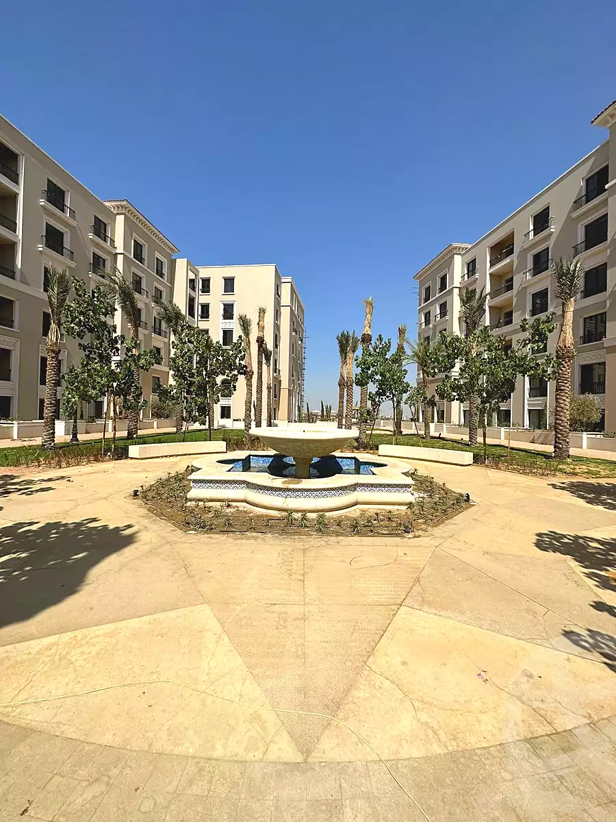 https://aqarmap.com.eg/en/listing/6835092-for-sale-cairo-el-sheikh-zayed-city-compounds-kmbwnd-fyldj-wyst-dr-llttwyr