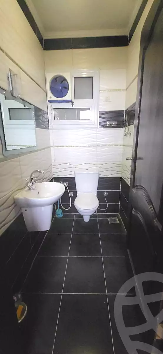 https://aqarmap.com.eg/ar/listing/6818311-for-sale-asyut-asyut-city-taksim-al-bitroul-st