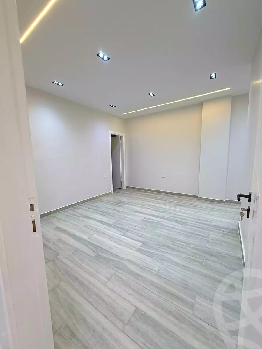 https://aqarmap.com.eg/ar/listing/6835472-for-sale-cairo-6th-of-october-el-ahyaa-neighborhood-3rd-al-hay-al-thalith-st