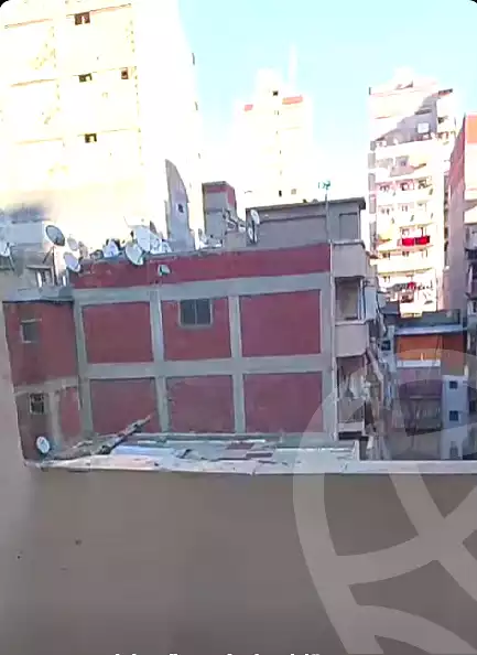 https://aqarmap.com.eg/ar/listing/6838215-for-sale-alexandria-el-asafra-shr-45