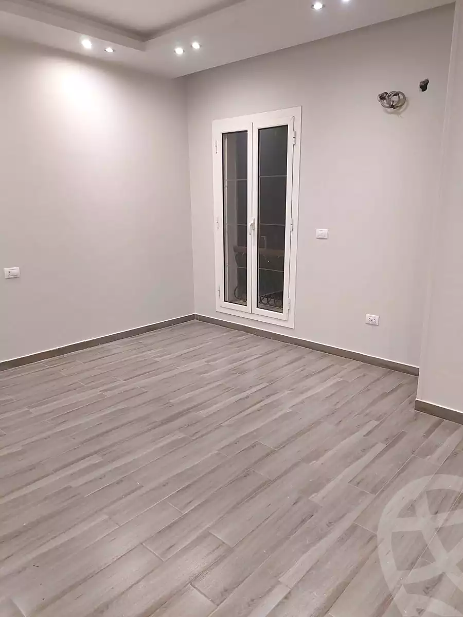 https://aqarmap.com.eg/en/listing/6839321-for-rent-cairo-new-cairo-compounds-mountain-view-hyde-park