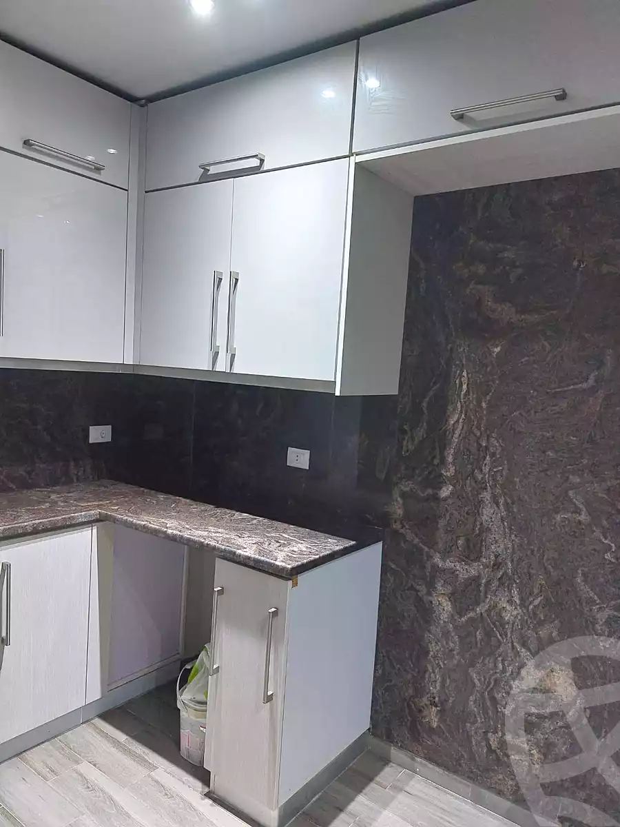 https://aqarmap.com.eg/en/listing/6839321-for-rent-cairo-new-cairo-compounds-mountain-view-hyde-park