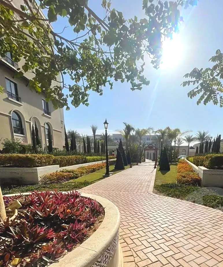 https://aqarmap.com.eg/en/listing/6839381-for-sale-cairo-el-sheikh-zayed-city-compounds-kmbwnd-fyldj-wyst-dr-llttwyr