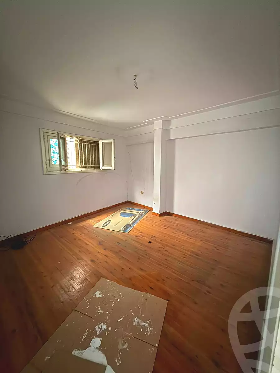 https://aqarmap.com.eg/ar/listing/6840056-for-sale-alexandria-sydy-bshr-sydy-bshr-bhry-khalil-hamada-st
