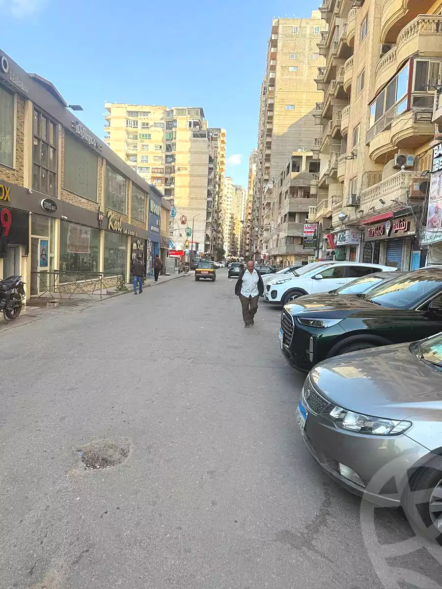 https://aqarmap.com.eg/ar/listing/6840140-for-rent-alexandria-el-asafra-salman-el-farsi-st