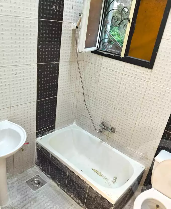 https://aqarmap.com.eg/ar/listing/6844210-for-sale-alexandria-sydy-bshr-sydy-bshr-bhry-shr-mhmwd-l-yswy