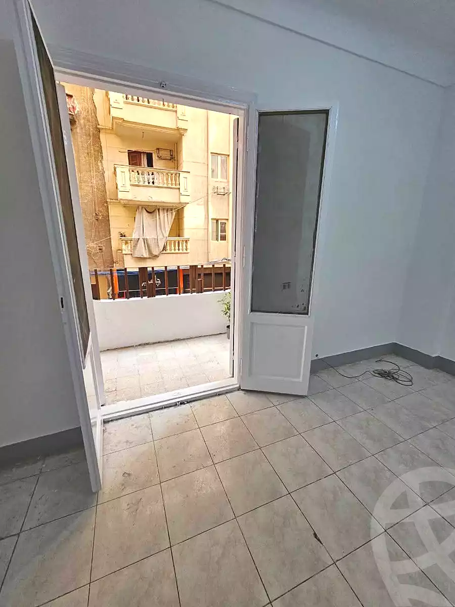 https://aqarmap.com.eg/ar/listing/6846035-for-sale-alexandria-sydy-bshr-sydy-bshr-bhry-amr-el-nogomy-st