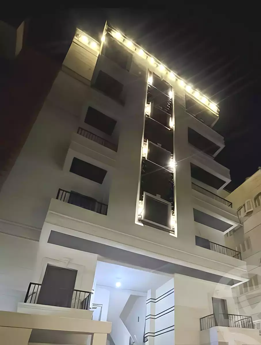 https://aqarmap.com.eg/ar/listing/6787515-for-sale-cairo-6th-of-october-el-ahyaa-neighborhood-2nd-divided-from-al-kafrawei-st