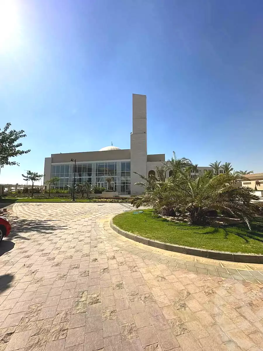 https://aqarmap.com.eg/ar/listing/6849594-for-sale-cairo-el-sheikh-zayed-city-compounds-kmbwnd-fyldj-wyst-dr-llttwyr