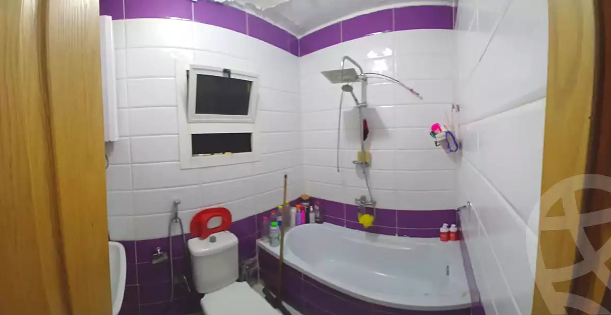 https://aqarmap.com.eg/en/listing/6852236-for-sale-cairo-helwan-el-shareaa-el-sharby-st