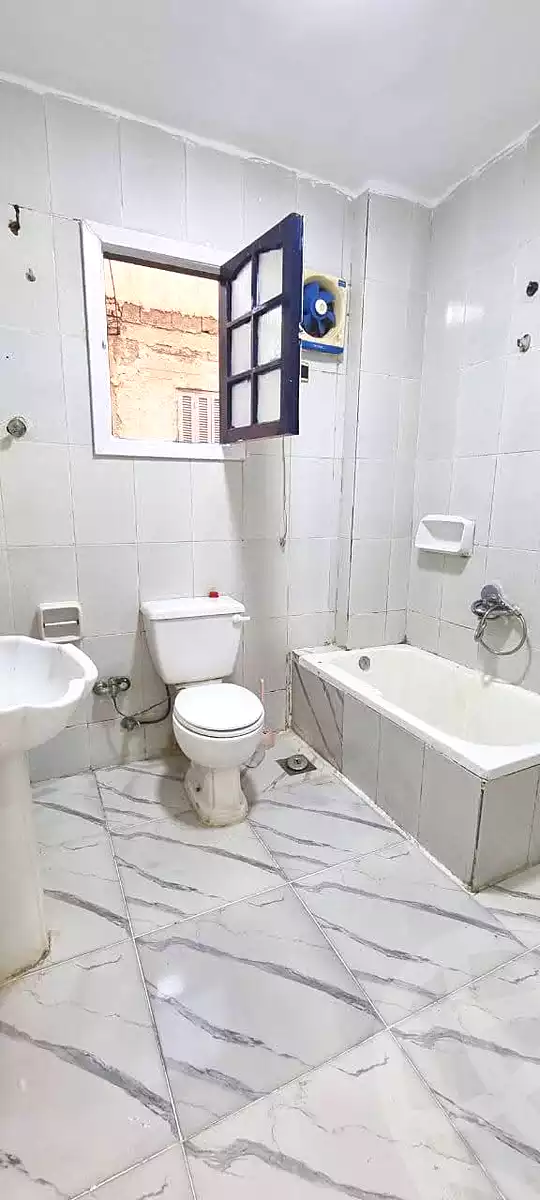 https://aqarmap.com.eg/ar/listing/6852963-for-sale-alexandria-al-agamy-shataa-el-nakheel-street-10