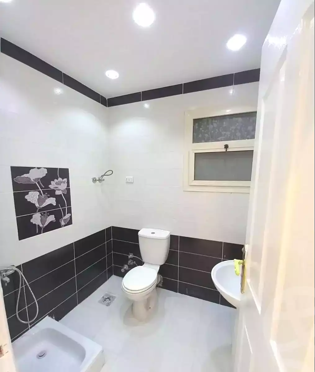 https://aqarmap.com.eg/ar/listing/6854430-for-sale-alexandria-al-agamy-lbytsh-el-salam-st