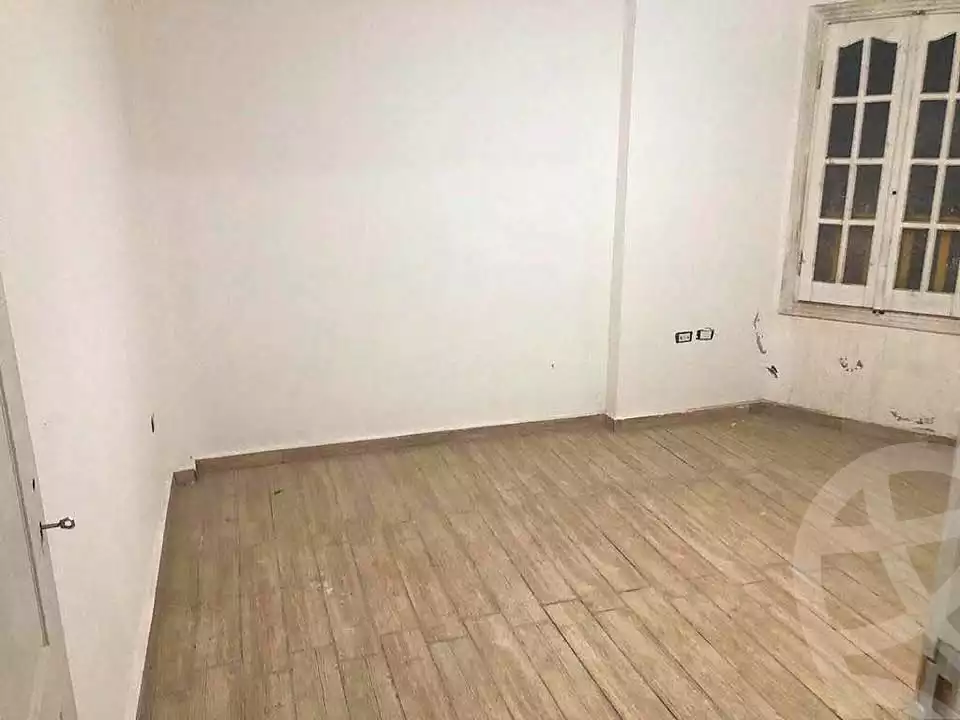 https://aqarmap.com.eg/ar/listing/6856840-for-sale-alexandria-new-miami-street-10