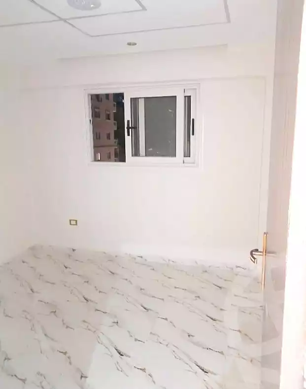 https://aqarmap.com.eg/ar/listing/6857724-for-sale-alexandria-sydy-bshr-sydy-bshr-bhry-shr-khld-bn-lwlyd