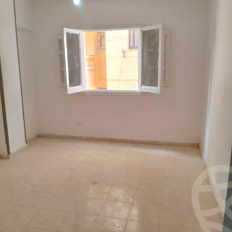 https://aqarmap.com.eg/en/listing/6857816-for-sale-alexandria-al-agamy-el-hanouvel-al-asdakaa-st