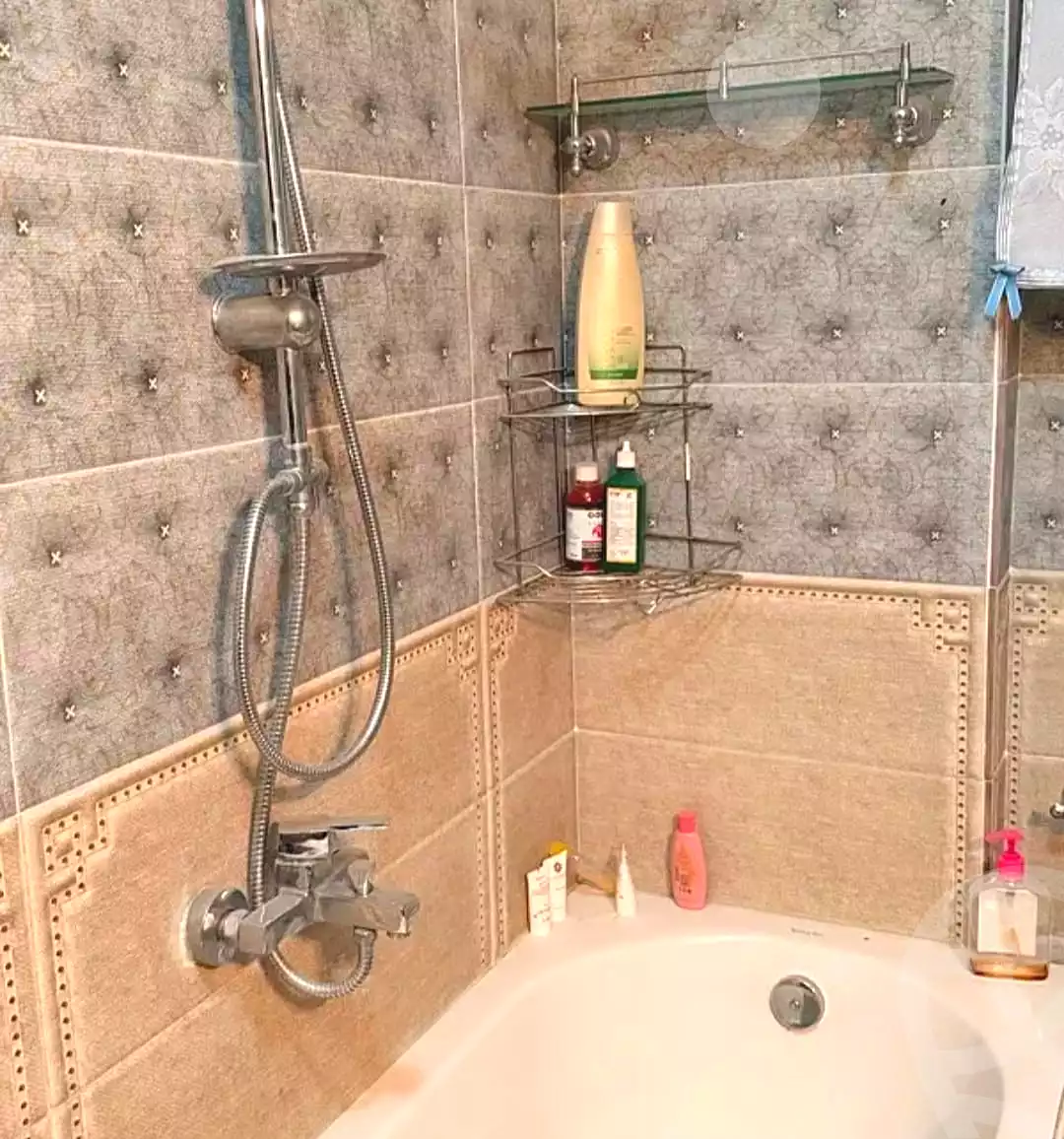 https://aqarmap.com.eg/ar/listing/6857966-for-rent-cairo-6th-of-october-el-ahyaa-neighborhood-5th-street-2