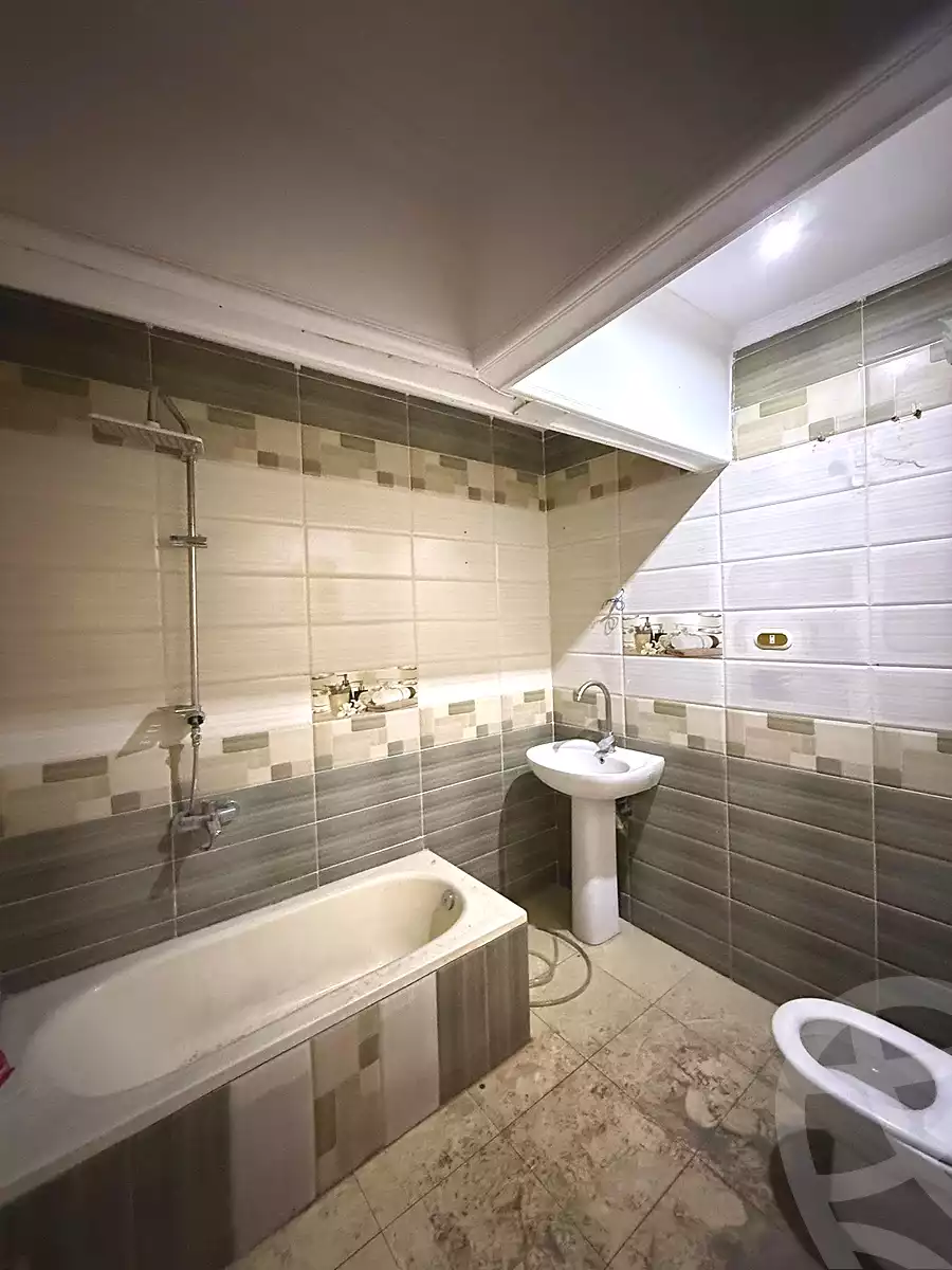 https://aqarmap.com.eg/ar/listing/6859252-for-sale-alexandria-sydy-bshr-sydy-bshr-bhry