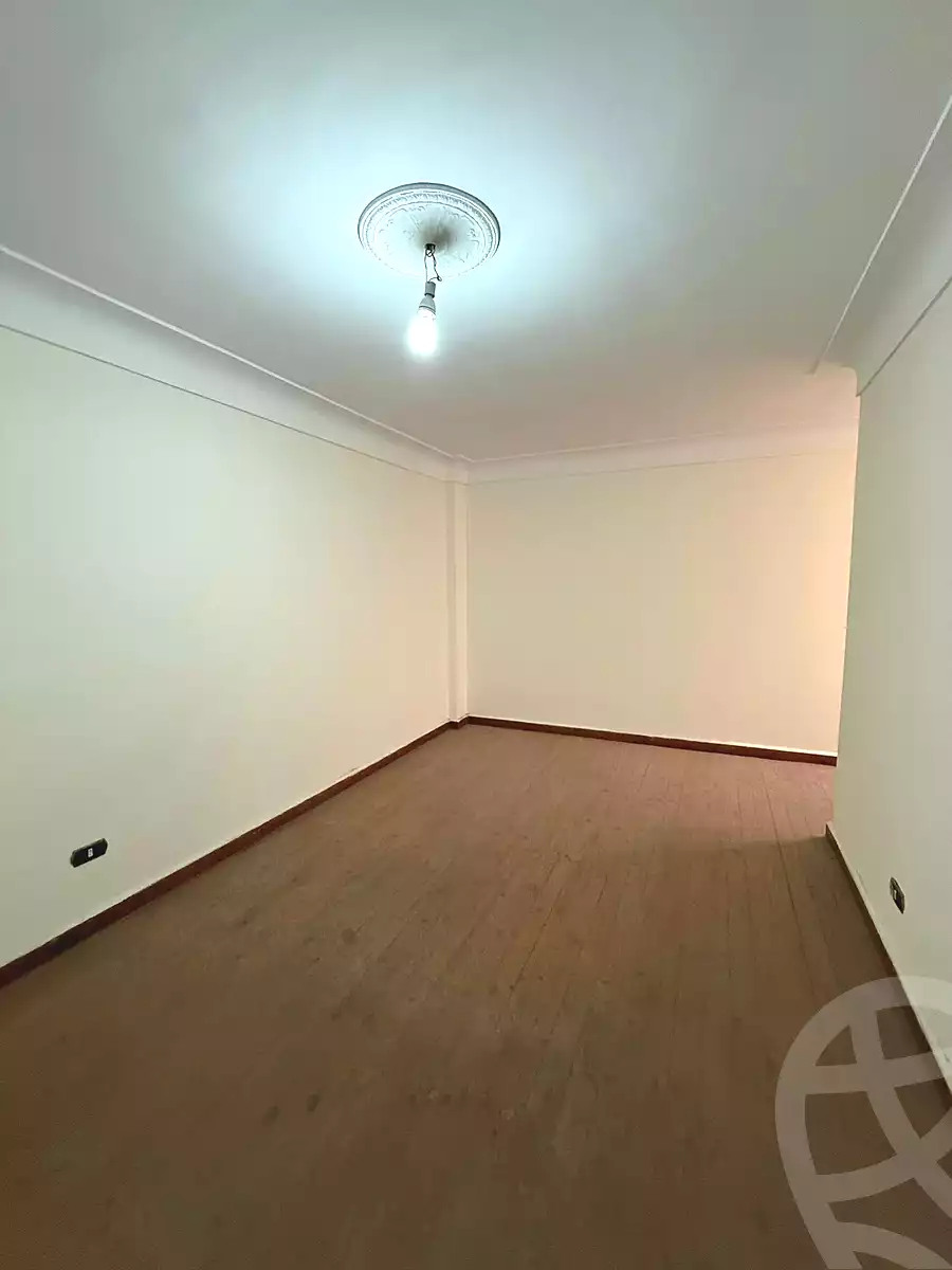 https://aqarmap.com.eg/en/listing/6859291-for-sale-alexandria-el-asafra-ahmed-tiesser-st