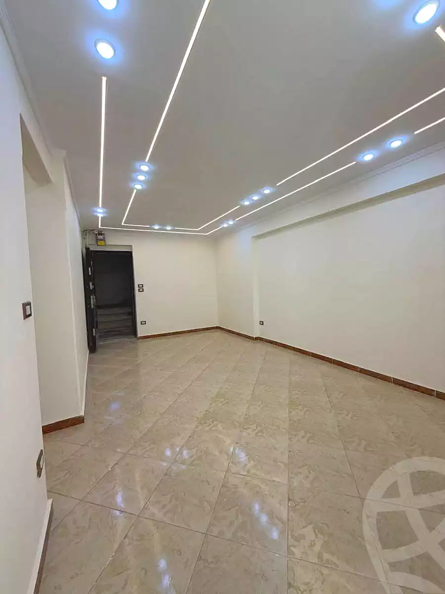 https://aqarmap.com.eg/ar/listing/6859970-for-sale-alexandria-new-miami-street-16