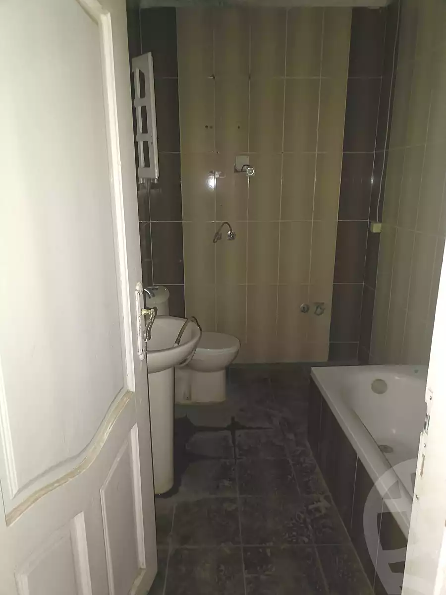 https://aqarmap.com.eg/ar/listing/6861206-for-rent-cairo-ain-shams-ahmed-esmat-st