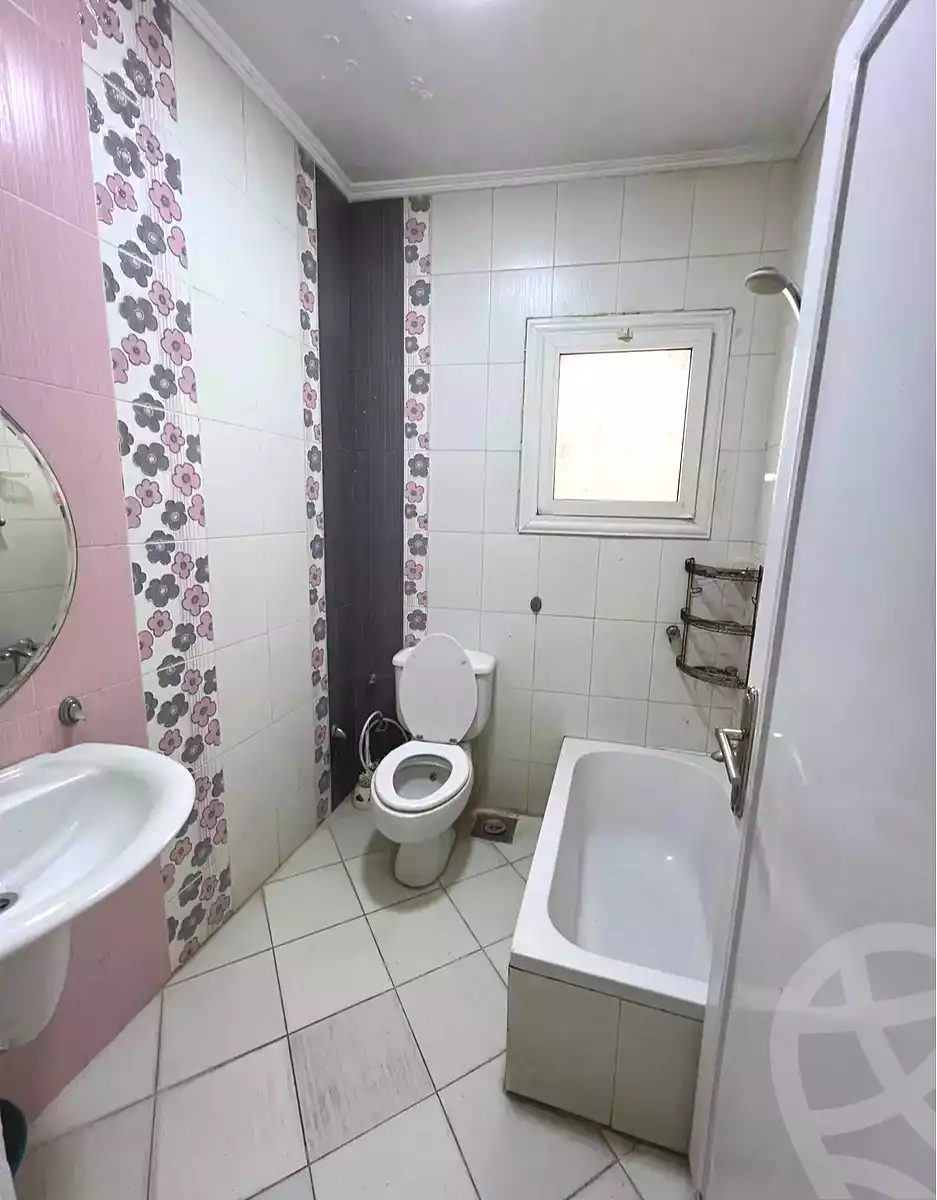 https://aqarmap.com.eg/ar/listing/6861266-for-sale-alexandria-sydy-bshr-sydy-bshr-bhry-shr-mhmd-njyb