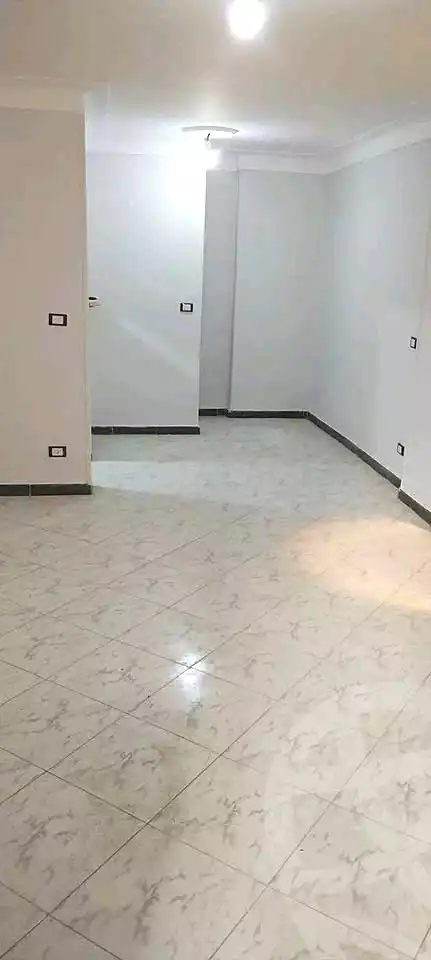https://aqarmap.com.eg/ar/listing/6863048-for-sale-alexandria-sydy-bshr-sydy-bshr-bhry-el-fakharany-st