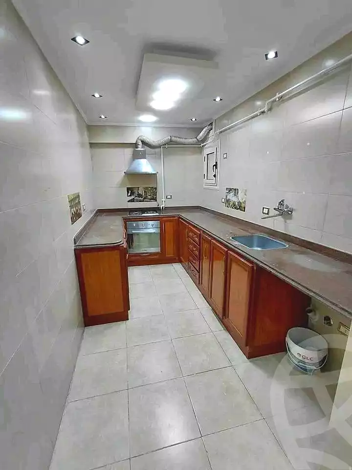 https://aqarmap.com.eg/ar/listing/6863543-for-sale-alexandria-sydy-bshr-sydy-bshr-bhry-street-15
