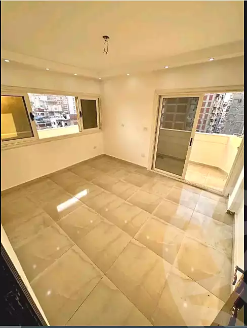 https://aqarmap.com.eg/ar/listing/6867259-for-sale-alexandria-sydy-bshr-sydy-bshr-bhry-khalil-hamada-st