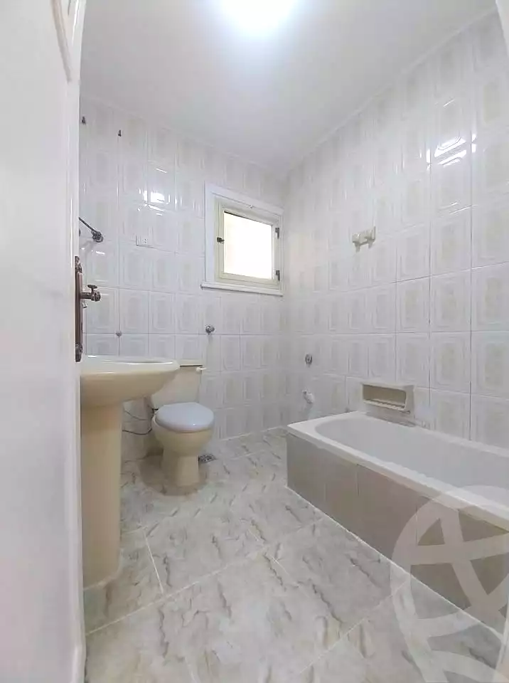 https://aqarmap.com.eg/ar/listing/6869729-for-sale-alexandria-al-agamy-lbytsh