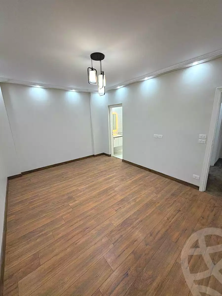 https://aqarmap.com.eg/ar/listing/6870473-for-sale-cairo-new-cairo-lrhb-city-phase-2-amr-ibn-el-aas-st